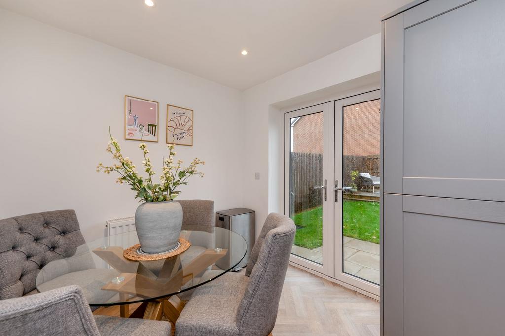Kitchen/ dining room