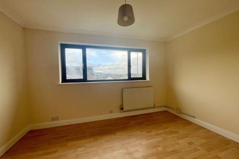 2 bedroom detached house to rent, Hazeldene Close, Ivybridge