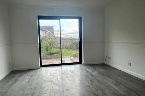 2 bedroom detached house to rent, Hazeldene Close, Ivybridge