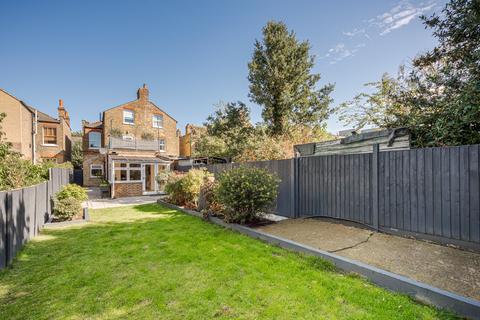 3 bedroom flat for sale, Haydon Park Road, London SW19