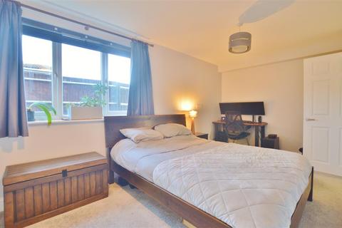 undefined, Tyndale Mews, Slough
