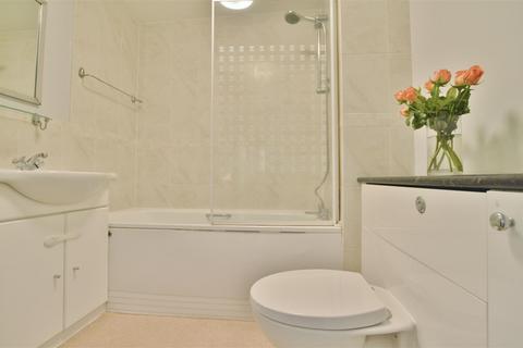 1 bedroom flat for sale, Tyndale Mews, Slough