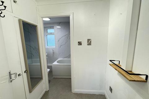 undefined, Tewkesbury Close, Basingstoke RG24
