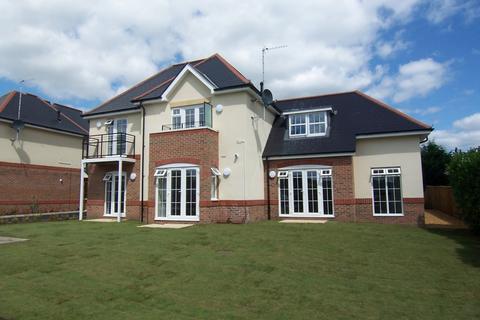 2 bedroom flat to rent, Beaulieu Court, 8 Beaulieu Avenue, Christchurch, BH23