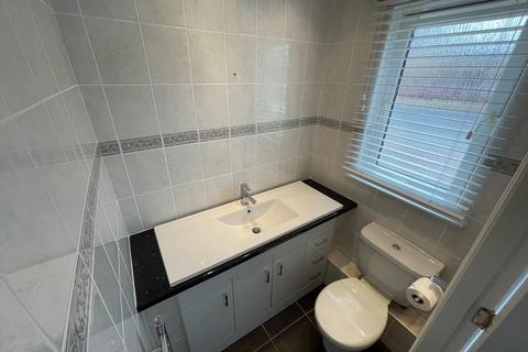 2 bedroom terraced house to rent, Hunters Crescent, East Kilbride, South Lanarkshire, G74