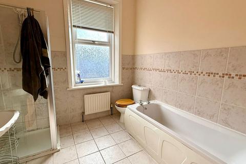 2 bedroom flat for sale, Shields Road, Newcastle Upon Tyne NE6