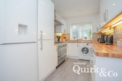 undefined, Shell Beach Road, Canvey Island, SS8