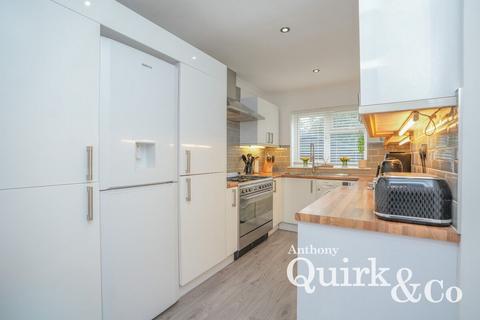 3 bedroom detached bungalow for sale, Shell Beach Road, Canvey Island, SS8