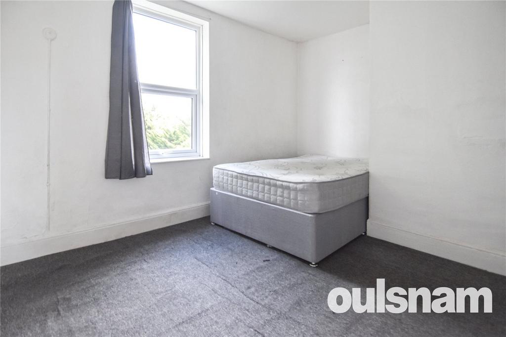 Apartment in West Midlands - View 3