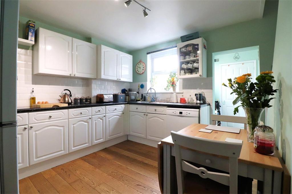 Kitchen / Dining Roo