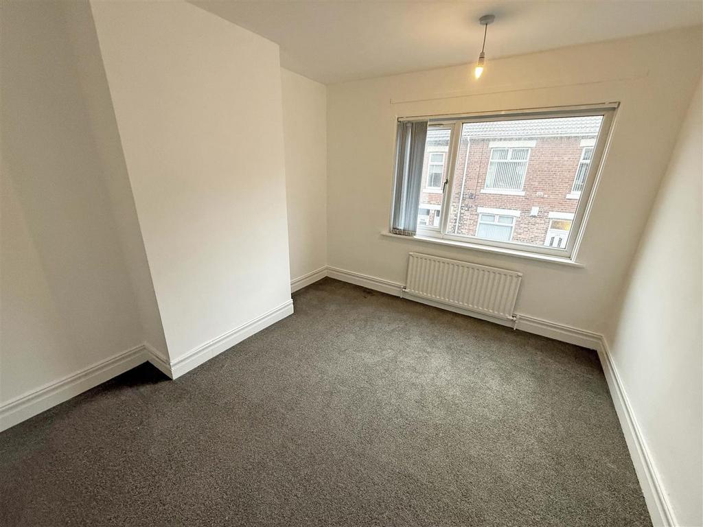Elsdon Terrace Front Bedroom.jpg