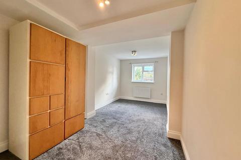 2 bedroom flat to rent, 95, Gordon Avenue, Stanmore HA7