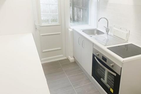 3 bedroom terraced house to rent, Northumberland Street, Merseyside L8