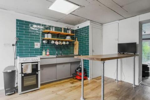undefined, 36 Woodend, Shaw, Oldham, Greater Manchester OL2 7UR