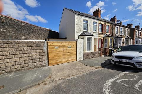 3 bedroom end of terrace house to rent, Diana Street, Roath, Cardiff