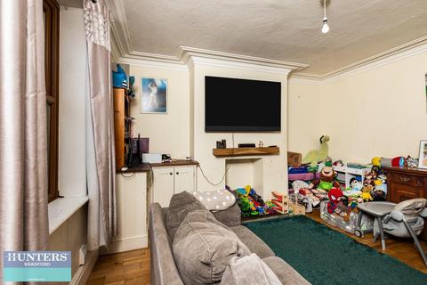 3 bedroom semi-detached house for sale, Bradley Road, Huddersfield, West Yorkshire, HD2 1XD