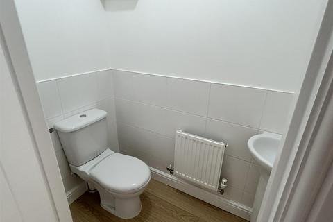 4 bedroom semi-detached house for sale, Clos Y Doc, Llanelli