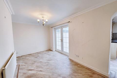undefined, Lisburn Lane, Liverpool, L13
