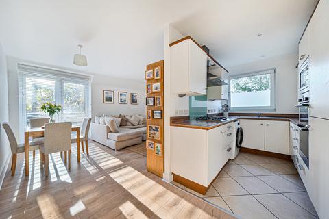 2 bedroom flat for sale, Winchester Road, Chandler's Ford, Eastleigh, Hampshire, SO53