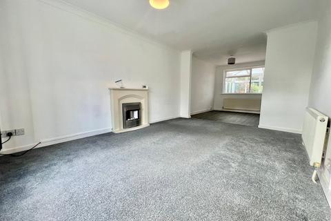 3 bedroom end of terrace house to rent, Ash Close, Hampshire SO19