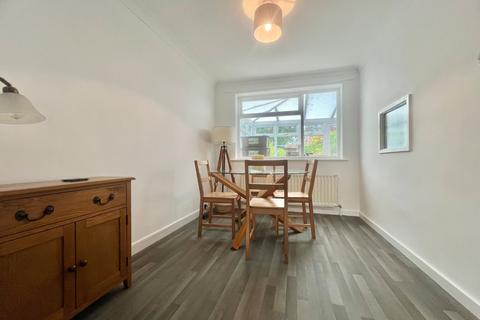 3 bedroom end of terrace house to rent, Ash Close, Hampshire SO19