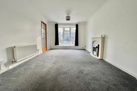 3 bedroom end of terrace house to rent, Ash Close, Hampshire SO19