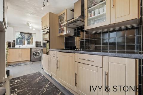 3 bedroom end of terrace house for sale, Green Lane, Dagenham, Greater London, RM8