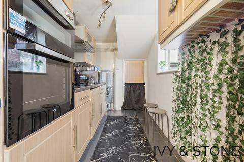 3 bedroom end of terrace house for sale, Green Lane, Dagenham, Greater London, RM8