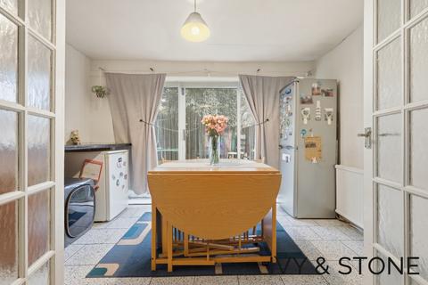 3 bedroom end of terrace house for sale, Green Lane, Dagenham, Greater London, RM8