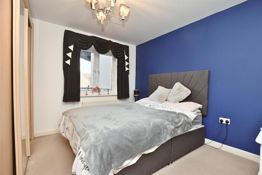 Bedroom B.jpg