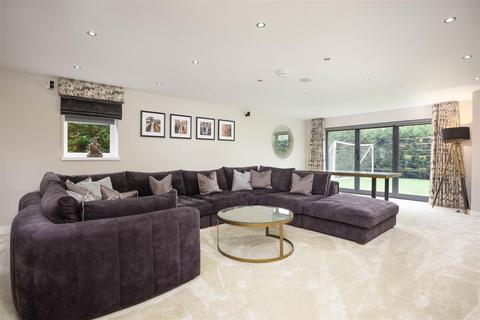 5 bedroom detached house for sale, King Street, Bradford BD11