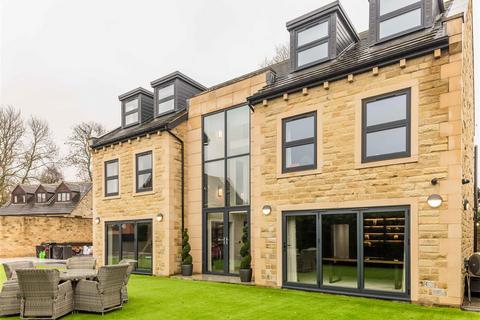 5 bedroom detached house for sale, King Street, Bradford BD11