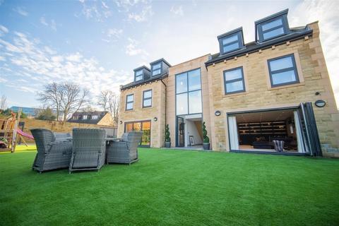 5 bedroom detached house for sale, King Street, Bradford BD11