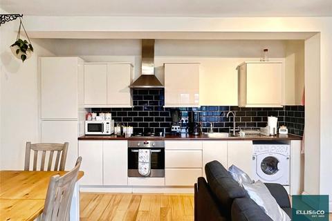 undefined, High Road, North Finchley, N12