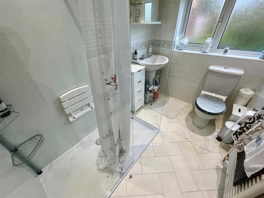 Shower Room.jpg