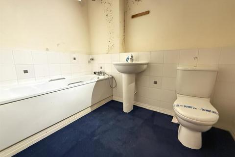 2 bedroom flat for sale, Abbey Road, Barking