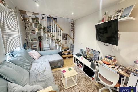 undefined, Cottrell Road, Cardiff CF24