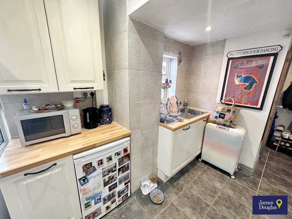 Kitchen (sink)