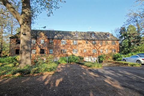 1 bedroom apartment to rent, Princes Road, Weybridge KT13