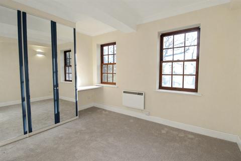 1 bedroom apartment to rent, Princes Road, Weybridge KT13
