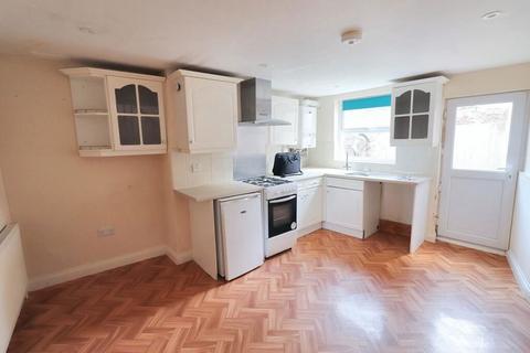2 bedroom terraced house for sale, New Road, Spalding, Lincolnshire, PE11 1DL