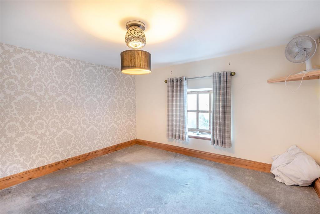 8671519-interior17.jpg
