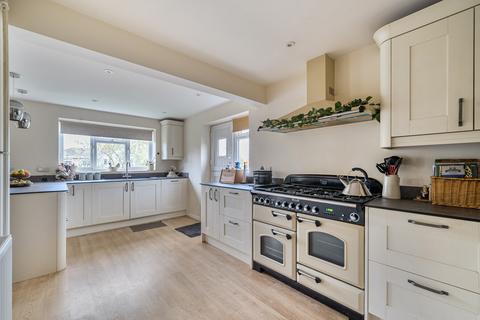 4 bedroom bungalow for sale, Lime Tree Mead, Tiverton, Devon, EX16