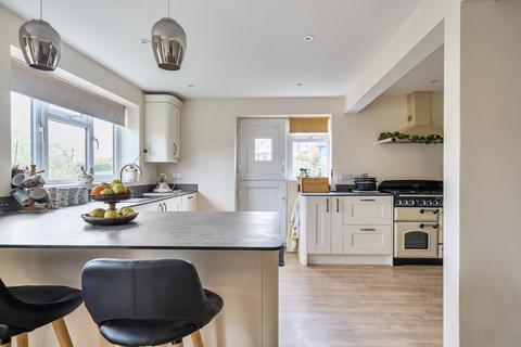 4 bedroom bungalow for sale, Lime Tree Mead, Tiverton, Devon, EX16