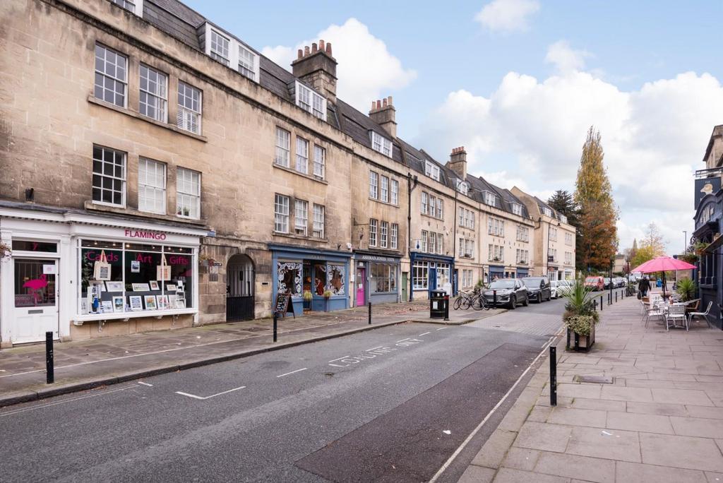 Flat A, Bartletts Court, Bath BA2 4 JT-2.jpg
