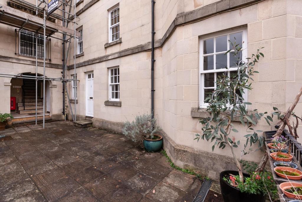 Flat A, Bartletts Court, Bath BA2 4 JT-4.jpg
