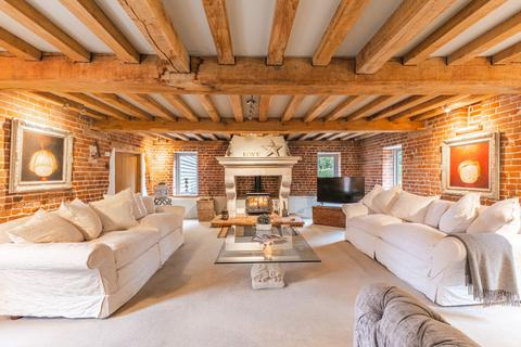 5 bedroom detached house for sale, A Home for All Seasons in Silfield