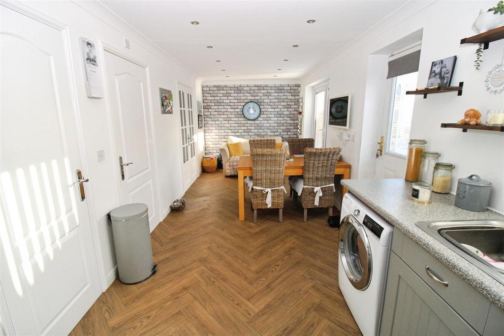 Dining kitchen