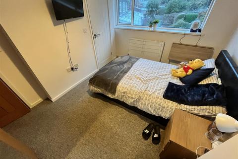 undefined, 69 Moseley Wood Gardens, Cookridge, Leeds