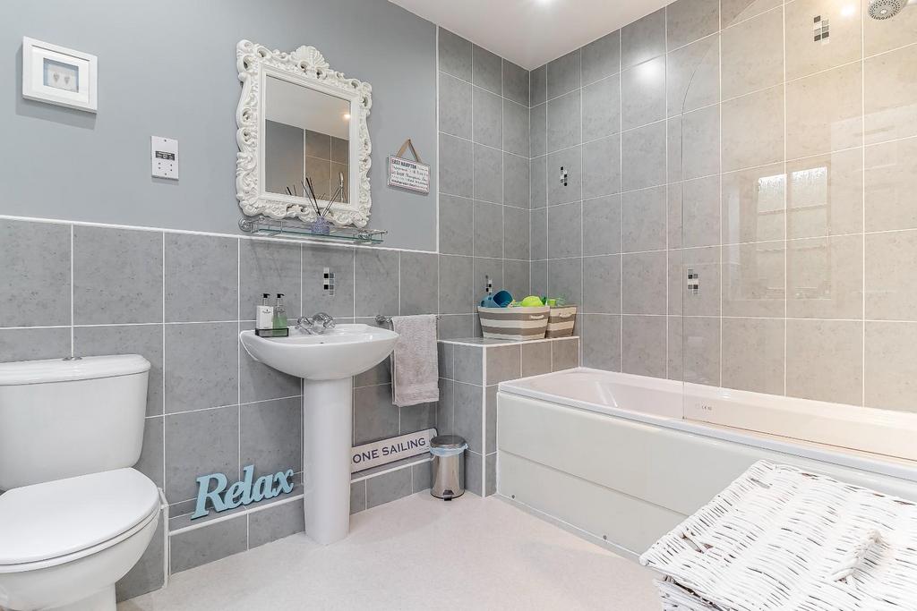Bathroom.jpg